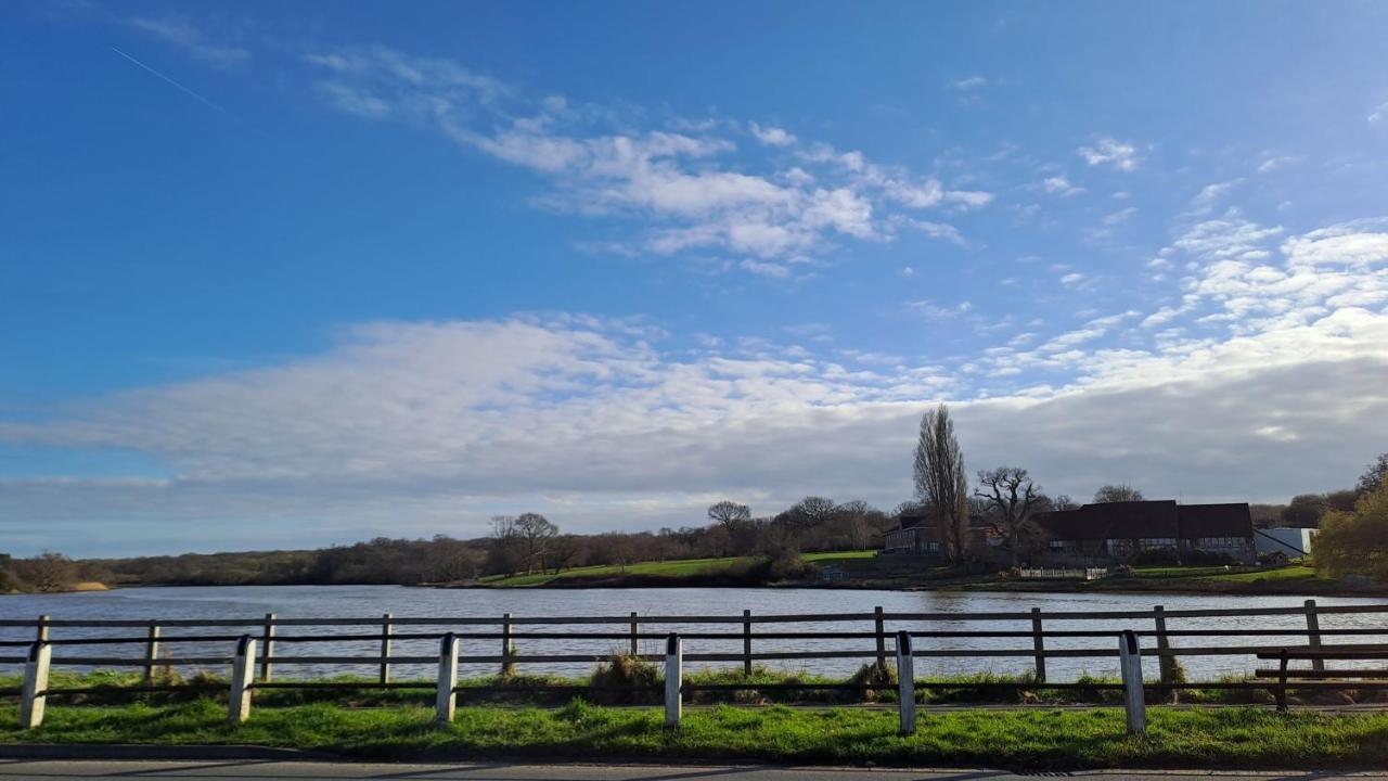 Sandown On The Creek Wootton Bridge  Esterno foto